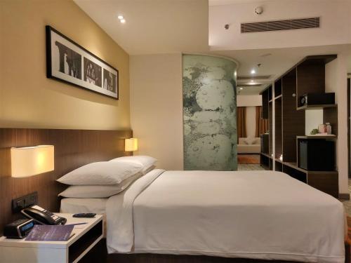 Hotel Holiday Inn Express Ahmedabad Ashram Road