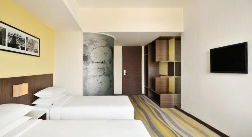 Hotel Holiday Inn Express Ahmedabad Ashram Road