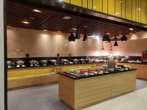 Hotel Holiday Inn Express Ahmedabad Ashram Road
