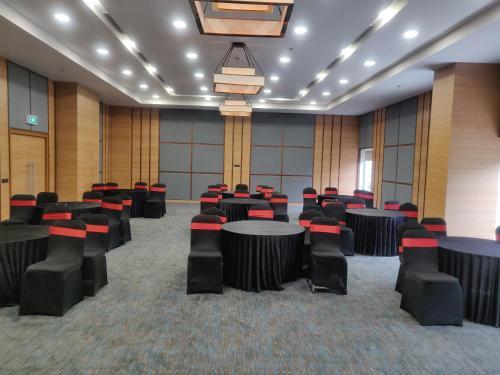 Hotel Holiday Inn Express Ahmedabad Ashram Road
