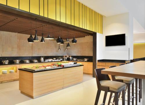 Hotel Holiday Inn Express Ahmedabad Ashram Road