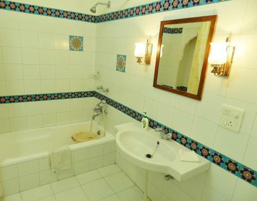 Hotel Arya Niwas