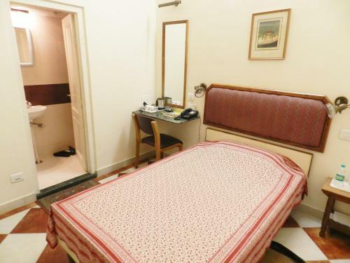 Hotel Arya Niwas