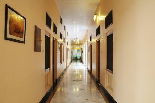 Hotel Arya Niwas
