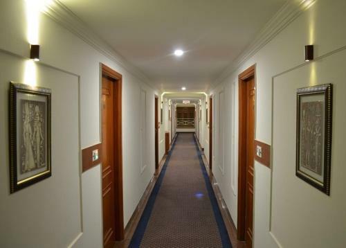 Hotel Apex International