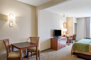 Hotel Comfort Inn & Suites