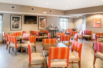 Hotel Comfort Inn & Suites