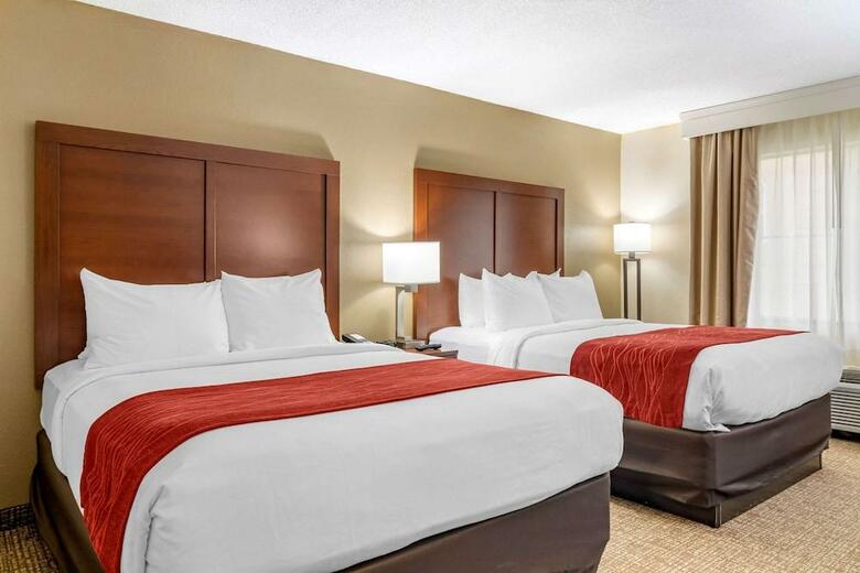 Hotel Comfort Inn & Suites