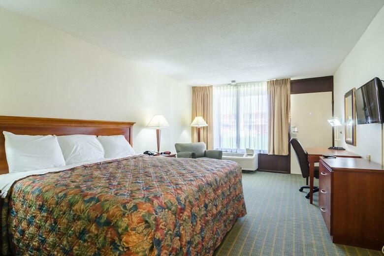 Hotel Quality Inn & Suites
