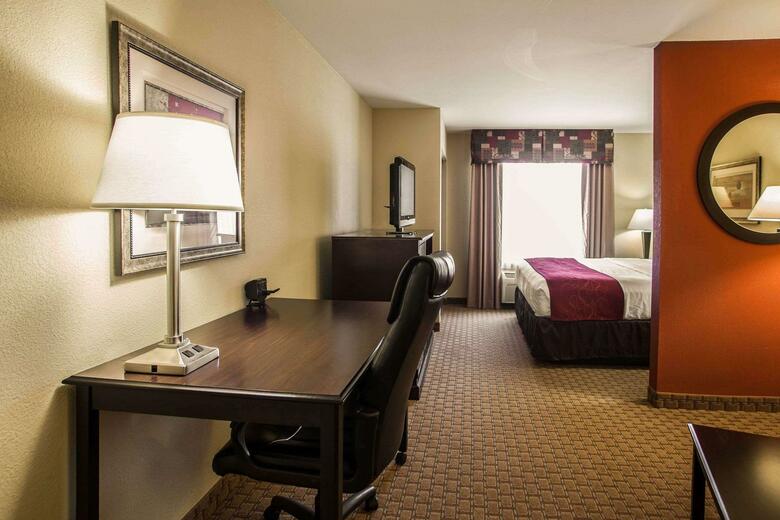 Hotel Comfort Suites