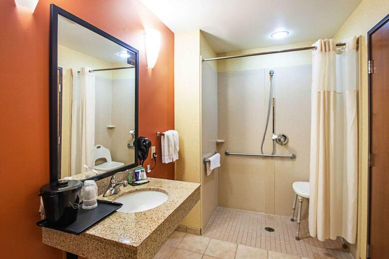 Hotel Sleep Inn & Suites