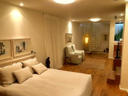 Aharonovich Apartment