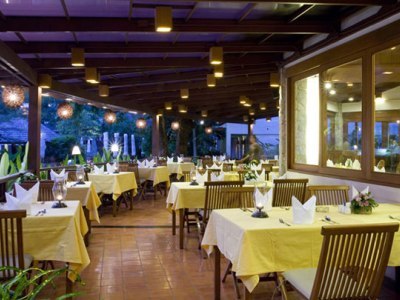 Hotel Woodlands Suites