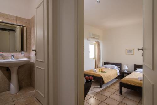 Hotel Ourania Apartments