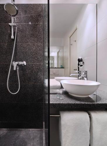 Hotel Motel One K�ln-mediapark