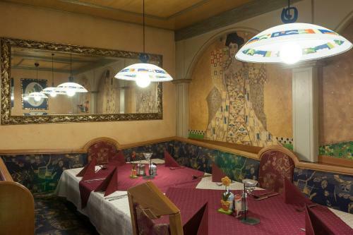 Hostal Hotel & Kurpension Weiss