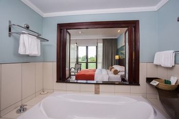 Phakalane Golf Estate Hotel