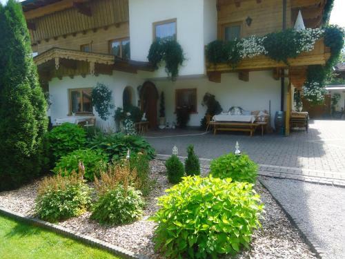 Hostal Landhaus Achental