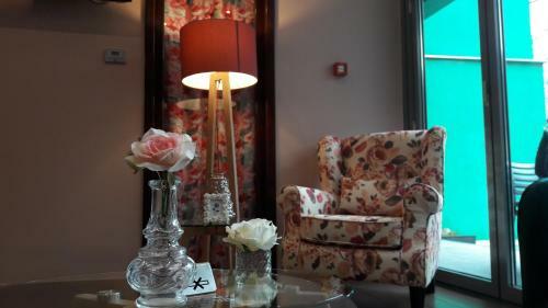 Hotel R