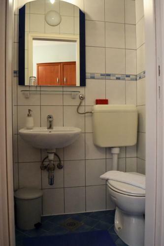 Hostal Ada Hotel