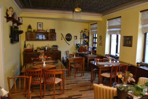 Hostal Ada Hotel