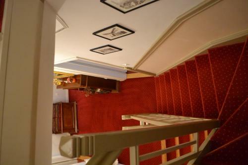 Hostal Ada Hotel