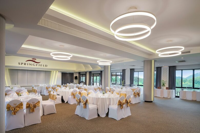 Hotel Springfield Village Golf & Spa