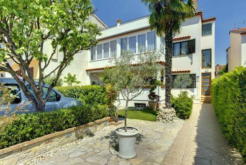 Marina Bed And Breakfast