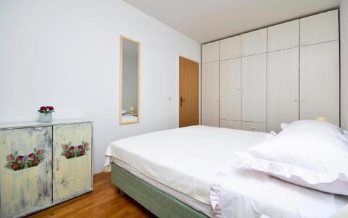 Apartment Aria