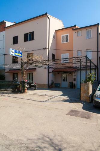 Apartamentos Studios Nina
