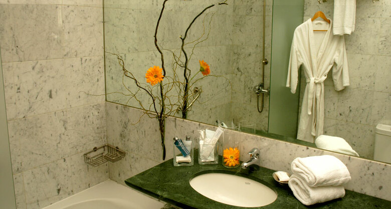 Broadway Hotel And Suites