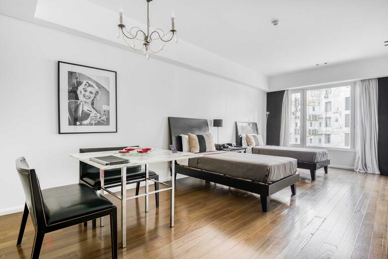 Broadway Hotel And Suites