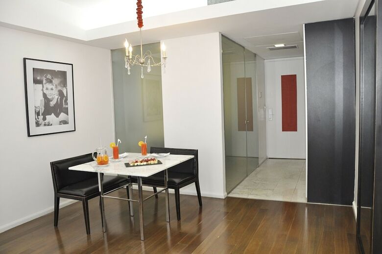 Broadway Hotel And Suites