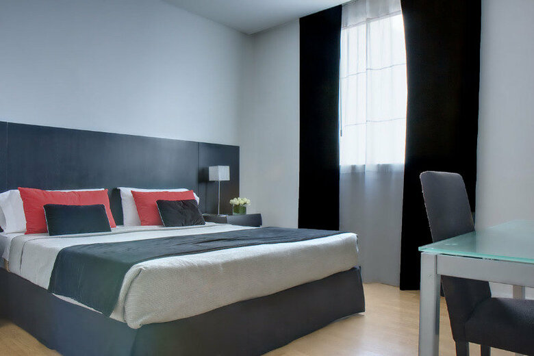 Broadway Hotel And Suites