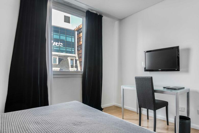 Broadway Hotel And Suites