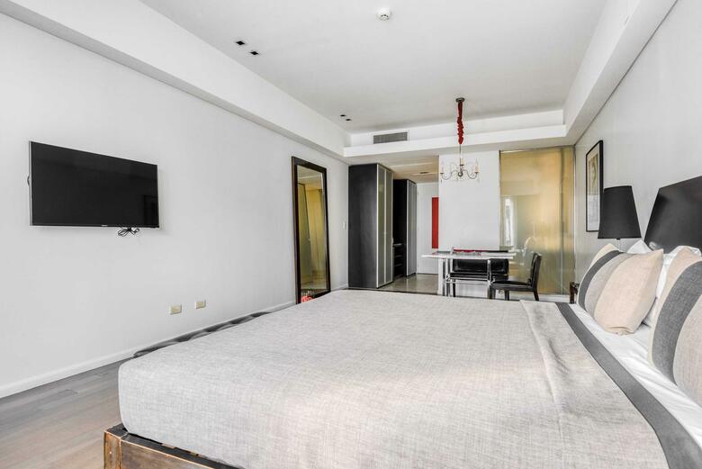 Broadway Hotel And Suites