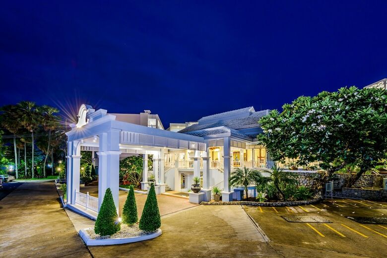 Hotel Andaman Seaview