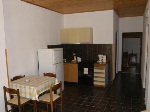 Apartments With A Parking Space Fazana - 2261