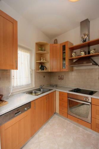 Apartments By The Sea Barbat (rab) - 5005