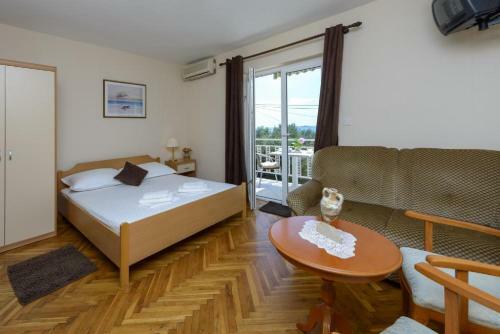 Hostal Apartments Botica