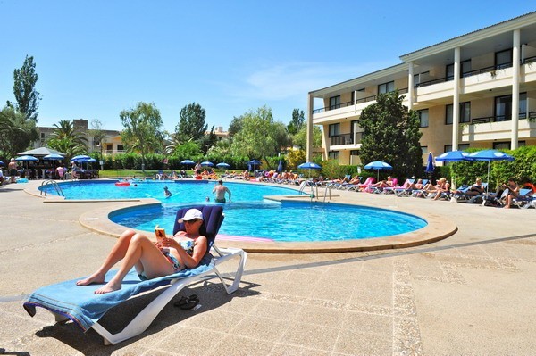 Bahia Pollensa Aparthotel