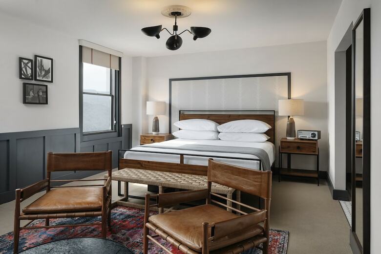 Clarion Hotel Morgan