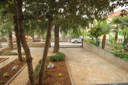 Apartments With A Parking Space Vodice - 6321