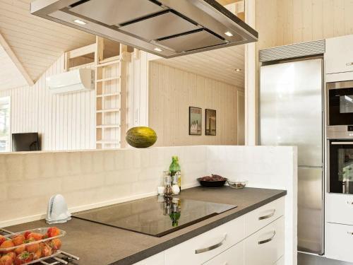Three-bedroom Holiday Home In Aakirkeby 12