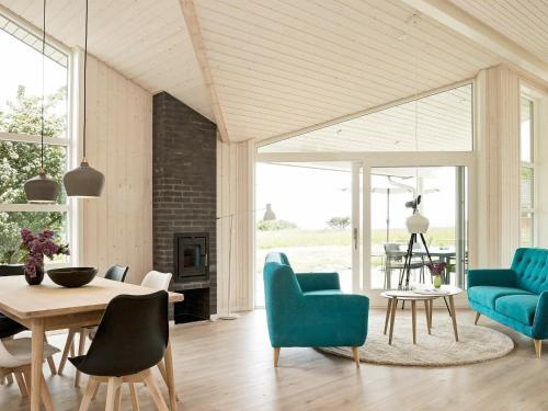 Three-bedroom Holiday Home In Aakirkeby 12