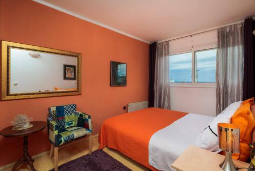 Panoramic City Apartment