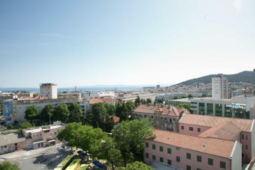 Panoramic City Apartment