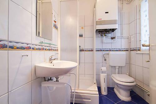 Cosy Studio Apartment 2-4