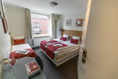 Ydes Budget Hotel