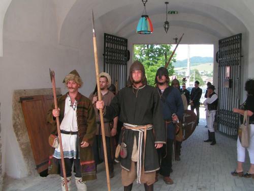 Hotel Ka?tie? Biela D�ma A ?ierny Rytier